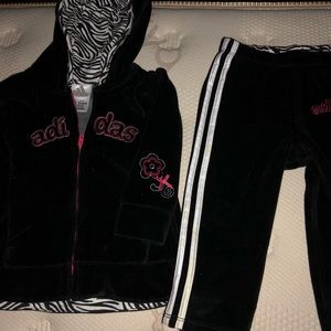 Toddler two-piece zip up jacket and pants Adidas in black size 18 months
